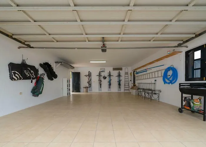 Villa Guatiza Villa *