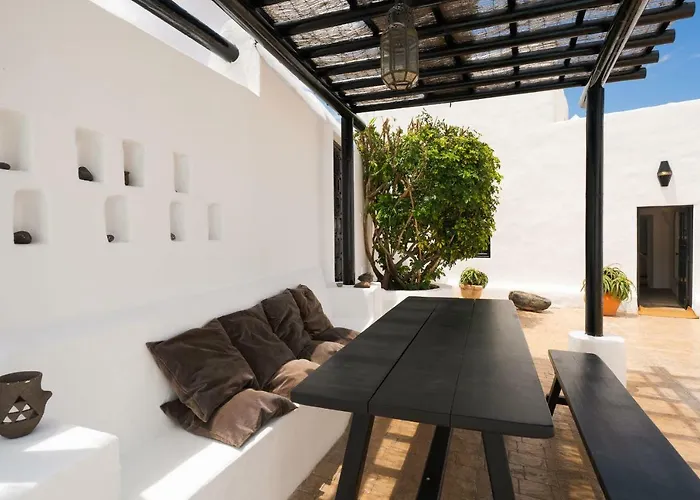 Villa Guatiza Villa *