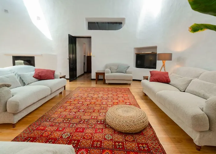 Villa Guatiza Гуатиса